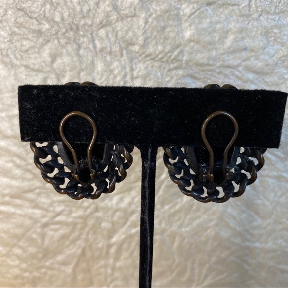 Vintage Black Oval in Chain Metal Clip On Earrings - Picture 3 of 6